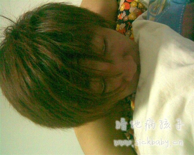 头发是黑色的  光线。。.jpg